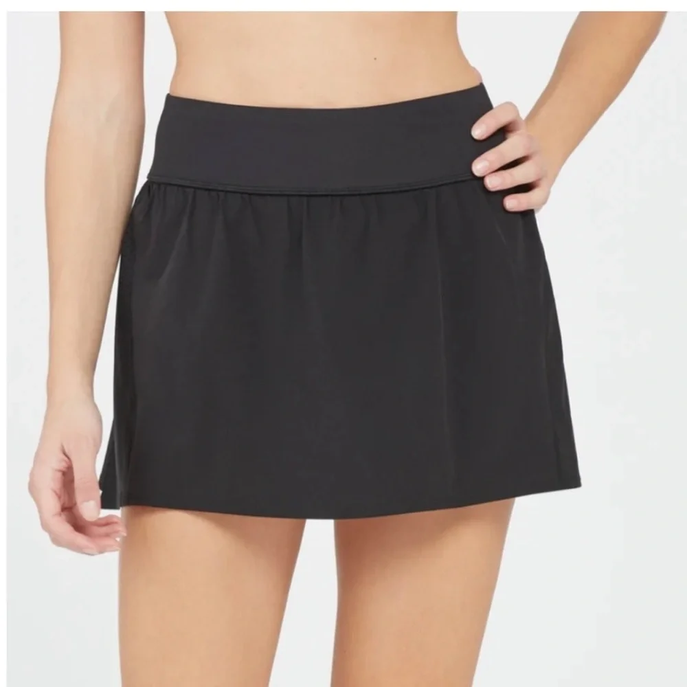 New Spanx The Get Moving Skort kk.